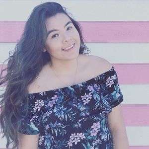 Meet your Posher, Vanessa